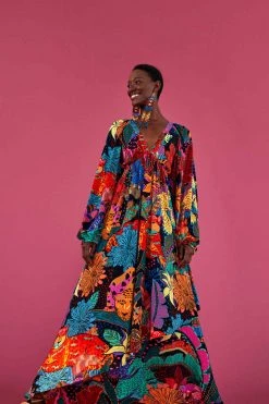 FARM RIO Most Loved Black Cool Leopards V Neck Maxi Dress