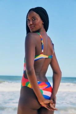 FARM RIO Graphic Sunshine One-Piece Swimsuit New In 7 FARM RIO Graphic Sunshine One-Piece Swimsuit New In