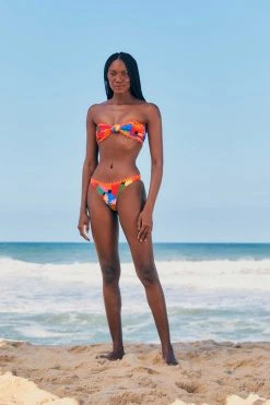 FARM RIO New In MACAW PARTY BIKINI BOTTOM 6 FARM RIO New In MACAW PARTY BIKINI BOTTOM