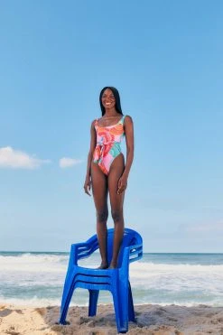 FARM RIO Happy Toucans One Piece Swimsuit