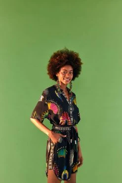 FARM RIO BLACK WONDERFUL HEADDRESS UNISEX SHORTS New In