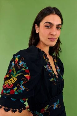 FARM RIO BLACK CROSS STITCH V NECK DRESS Most Loved