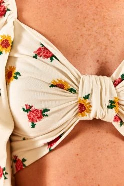 FARM RIO Mixed Cross Stitch Flowers Crop Top New In 12 FARM RIO Mixed Cross Stitch Flowers Crop Top New In