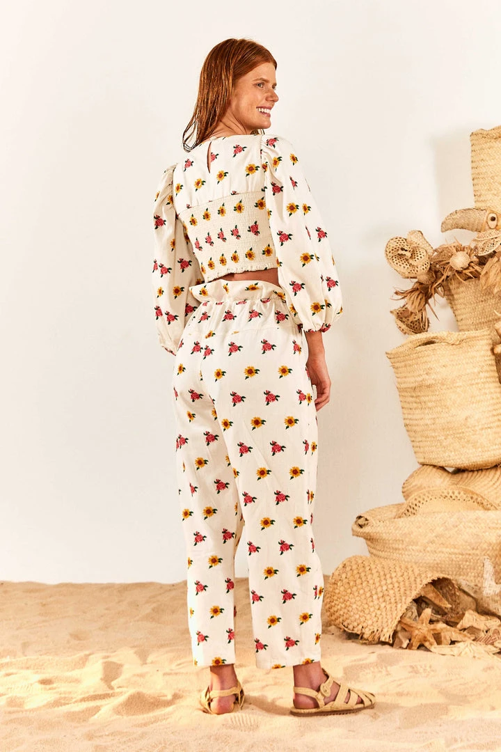 FARM RIO Mixed Cross Stitch Flowers Pants New In 2 FARM RIO Mixed Cross Stitch Flowers Pants New In