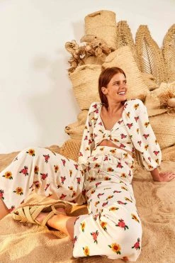 FARM RIO Mixed Cross Stitch Flowers Pants New In 8 FARM RIO Mixed Cross Stitch Flowers Pants New In