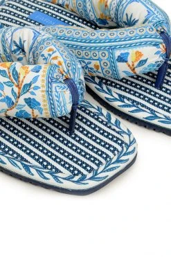 FARM RIO NAVY PUFFY FLIP FLOP New In