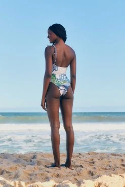 FARM RIO Graphic Rio One Piece Swimsuit New In 8 FARM RIO Graphic Rio One Piece Swimsuit New In